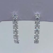 Brinco Reto 6 Brilhantes