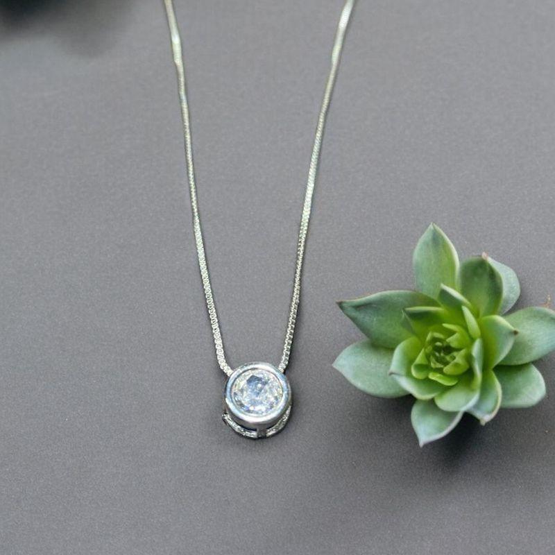 Corrente c/ Pingente Pedra Redonda Contornada Prata