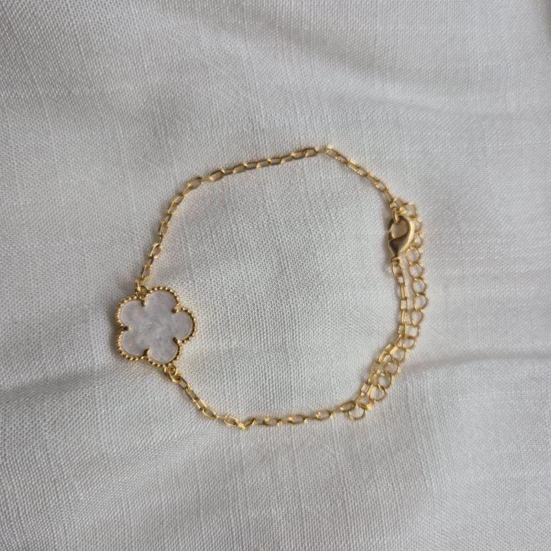 Pulseira 01 Trevo Madreperola