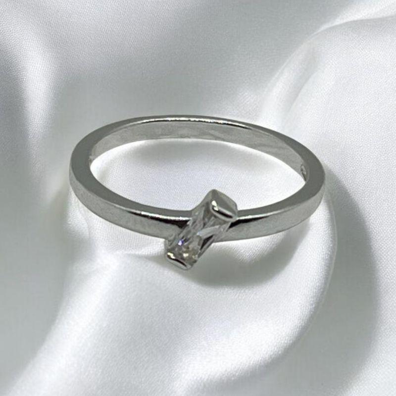 Anel Brilhante Retangular Diagonal