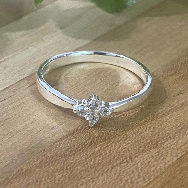 Anel 4 Brilhantes em Cruz