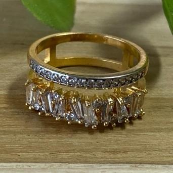 Anel Cravejado Pedras Navetes