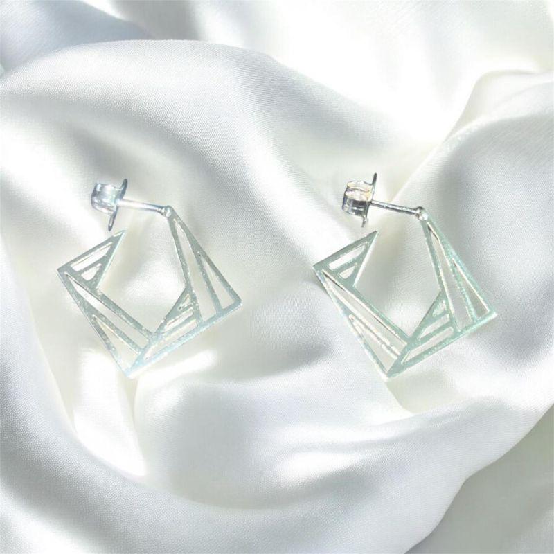 Brinco Quadrado Vazado