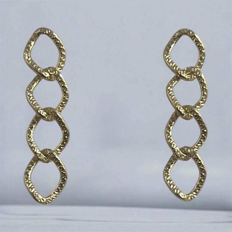 Brinco Corrente Elos Losango c/ Detalhes Pontilhados