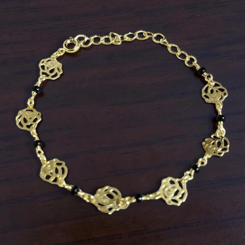 Pulseira Missanga c/ Chapa de Flores Vazadas