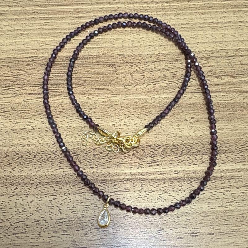 Colar Pedras Granada 2mm Pingente Gota Borda Dourada